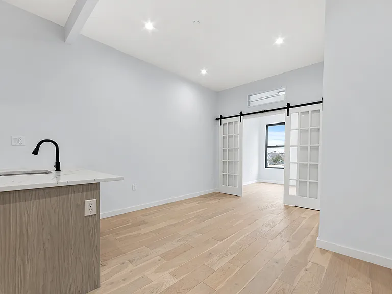 1091 Rogers Ave #2 — Photo 4