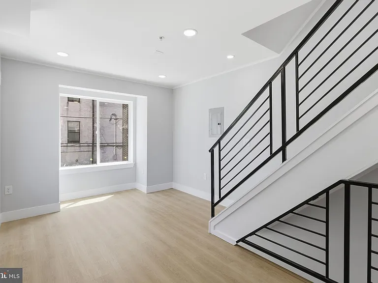 1511 W Flora St — Photo 17