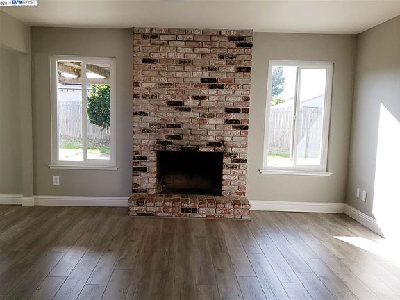 5th image of 2104 Greenwood Pl