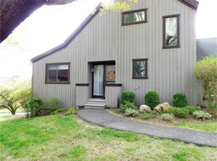 56 Blackhawk Ln #A, Stratford, CT 06614