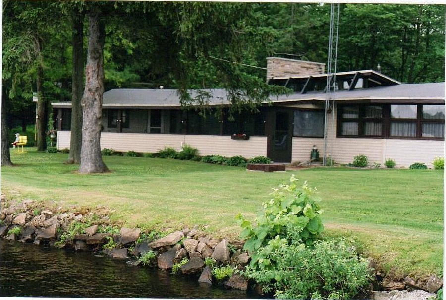 175 FT. OF RIVERFRONT PROPERTY