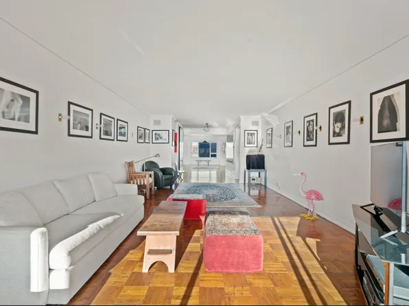 425 East 58th Street image 10 of 22