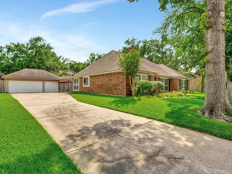 15402 Willow Shores Dr — Photo 4