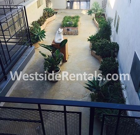 5th image of 1426 N Vista St APT 8