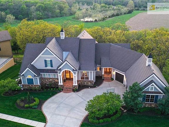 Custom Built Forner-Lavoy Reverse 1.5 Story.