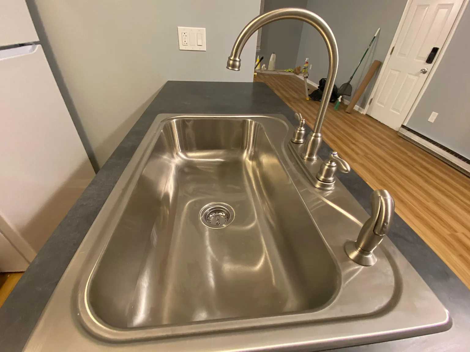2 bed, 951 sqft, $1,700 — Photo 3