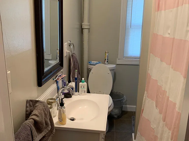 323 S Laurel St — Photo 12