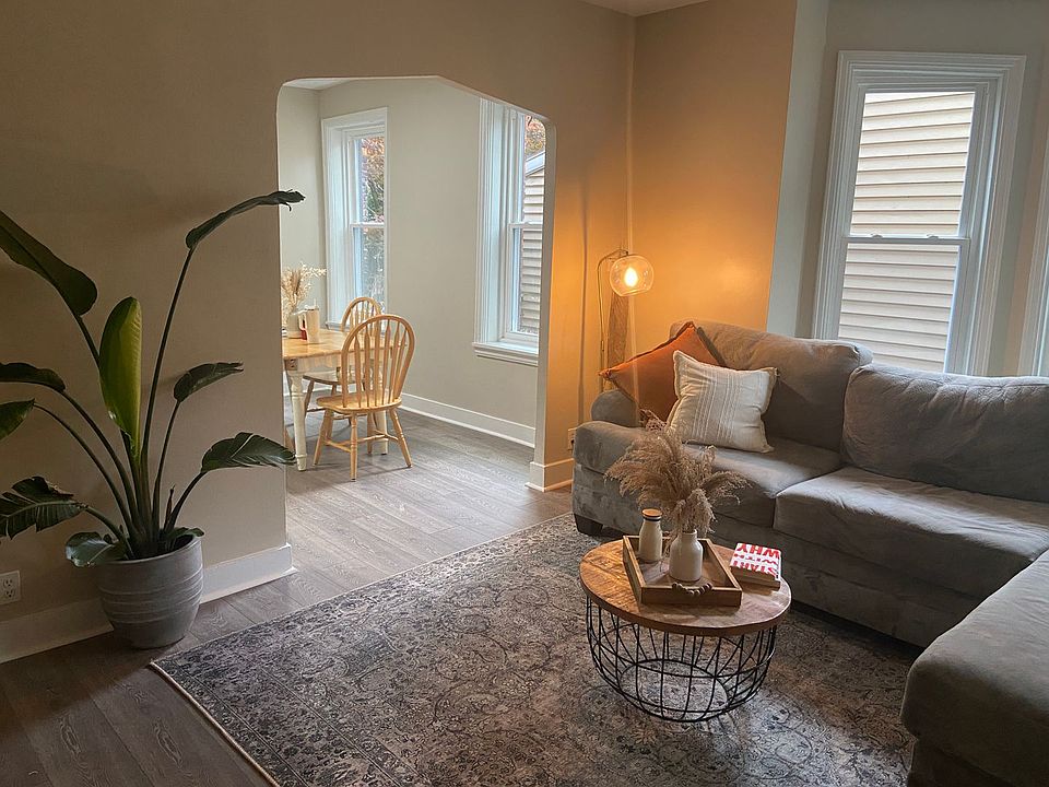 1st image of 832 Elmwood Ave #4