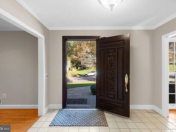 4th image of 8900 Falls Chapel Way