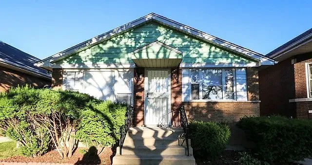 10425 S Normal Ave photo 1