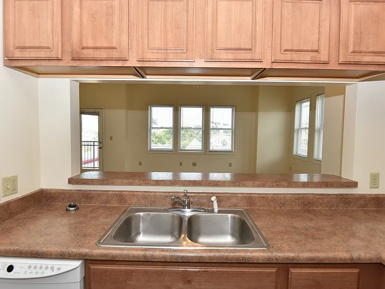320 S Dunn — Photo 58