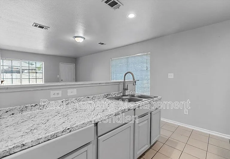 1920 Saint Louis Ave — Photo 5