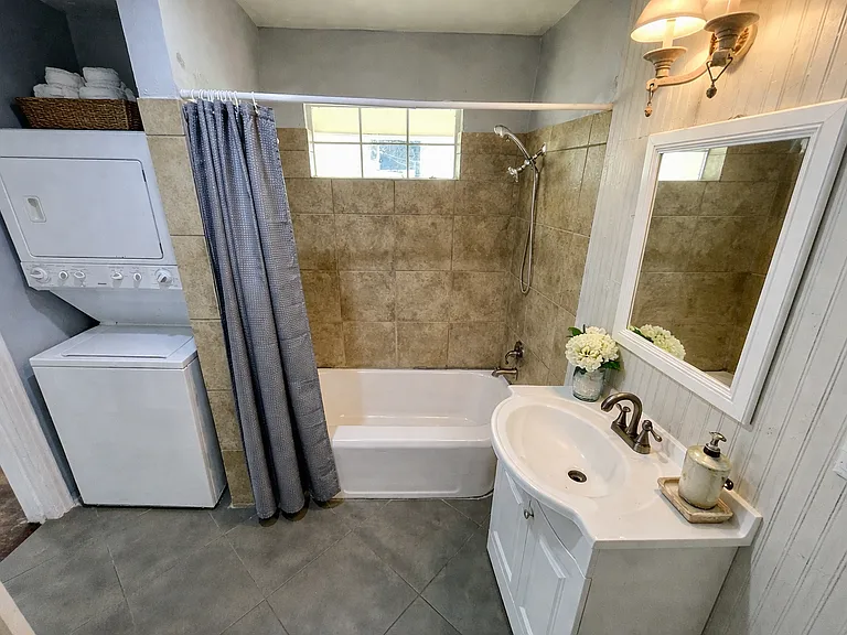 3232 Cockrell Ave — Photo 5