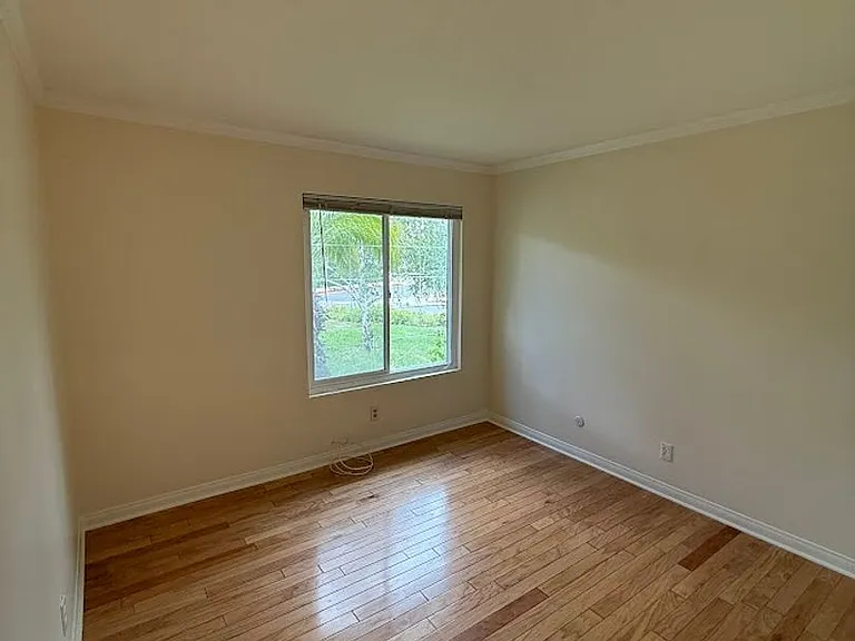 23350 Keswick St — Photo 20