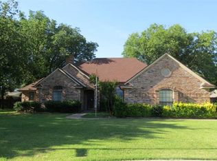 1327 Dahlia Dr, Grand Prairie, TX 75052
