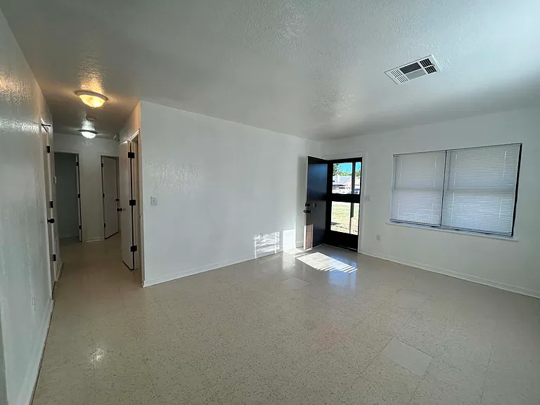 529 NW 114th St — Photo 5