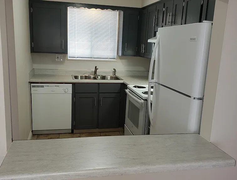 Roanoke Apartments — Photo 10