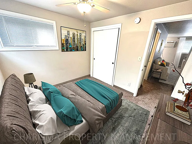 605 W 17th St #4 — Photo 11