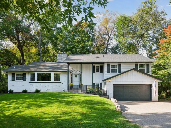 522 Shadyway Rd, Wayzata, MN 55391