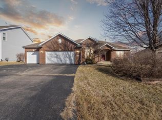 13181 Springhill Dr, Winnebago, IL 61088