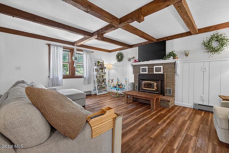 5th image of 226 Belfance Road