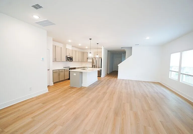 128 Kingswood Cir — Photo 25
