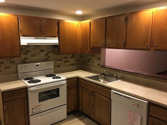 3rd image of 125 Portland Ave APT 7