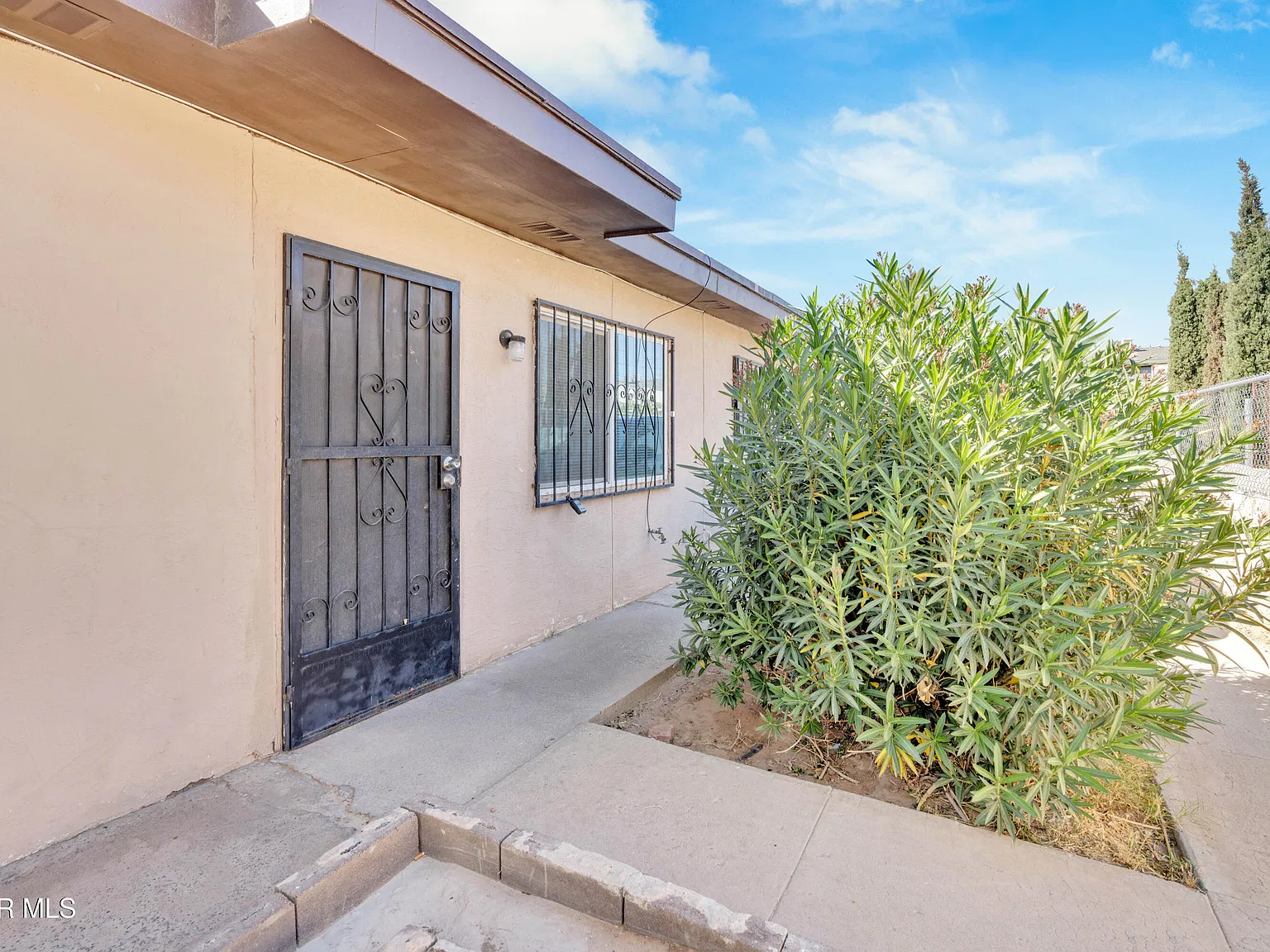 2 bed, 1.0 bath, 750 sqft, $850 — Photo 3