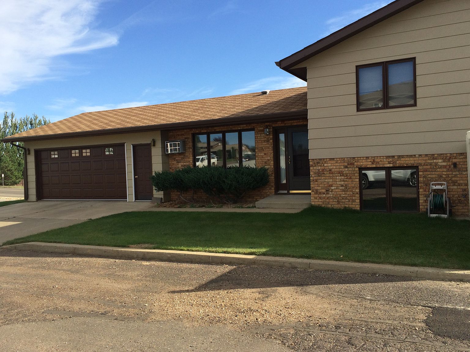 2107 10th Ave W, Dickinson, ND 58601 Zillow