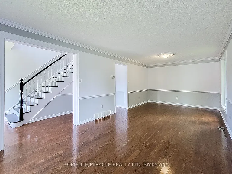 4559 Street Volodymyr Cres — Photo 12