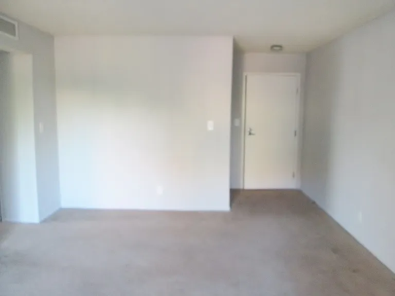Lido Apartments - 3745 Glendon Ave — Photo 11