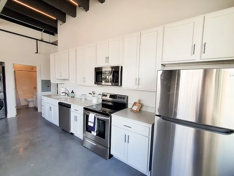 Dahlman Flats — Photo 27