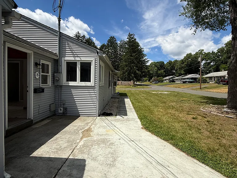 8 Starr Ln — Photo 15