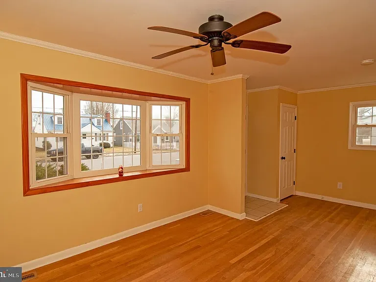 214 N Bradford St — Photo 4