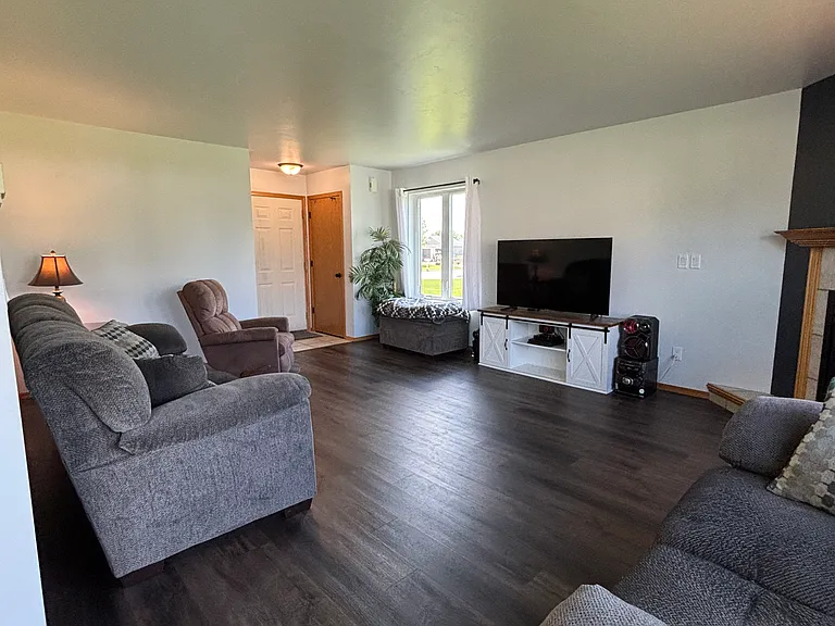 435 W Green Bay St — Photo 3