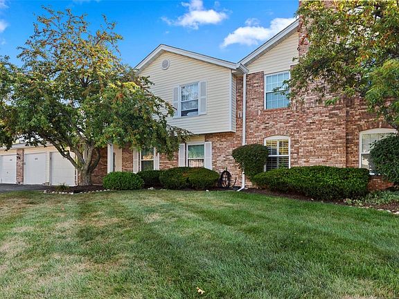 3rd image of 1036 Windstream Dr #10
