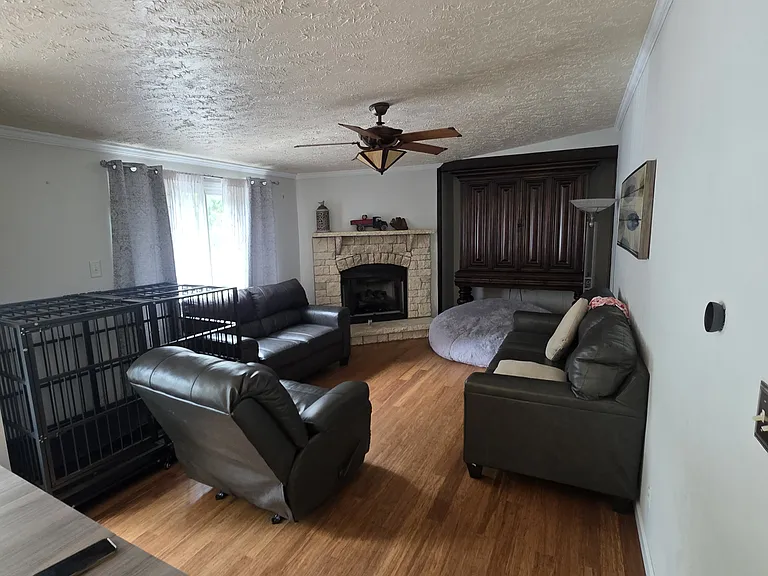 1235 Sulphur Springs Rd — Photo 6