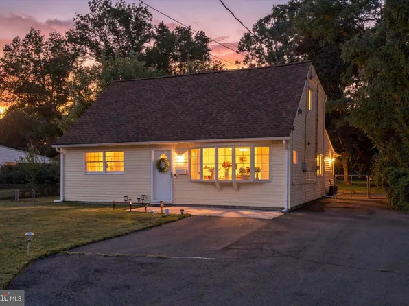 49 Dunmore Ave, Ewing, NJ 08618