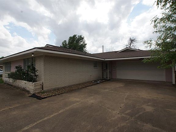 3rd image of 8330 McAvoy Dr