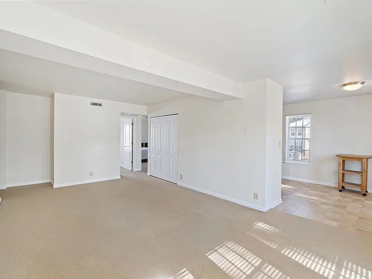 1264 Villa Ln #C — Photo 6
