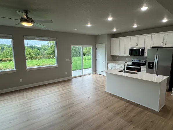 223 Bristlecone Dr #223, Pleasant Hill, IA 50327