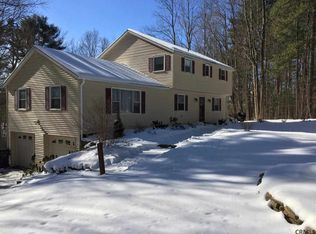 3 Hillcrest Dr, Ballston Lake, NY 12019