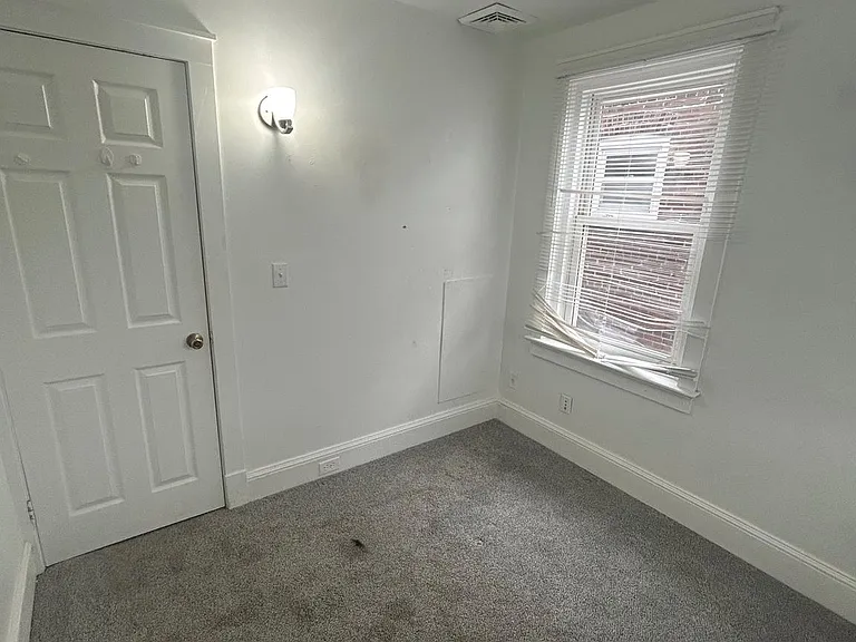 30 Amboy Ave — Photo 20