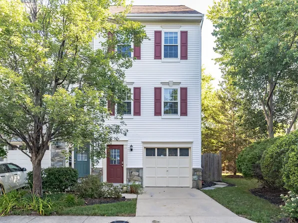 3801 Watkins Mill Dr, Alexandria, VA 22304