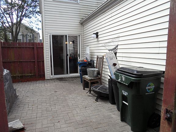 5th image of 916 Symphony Dr