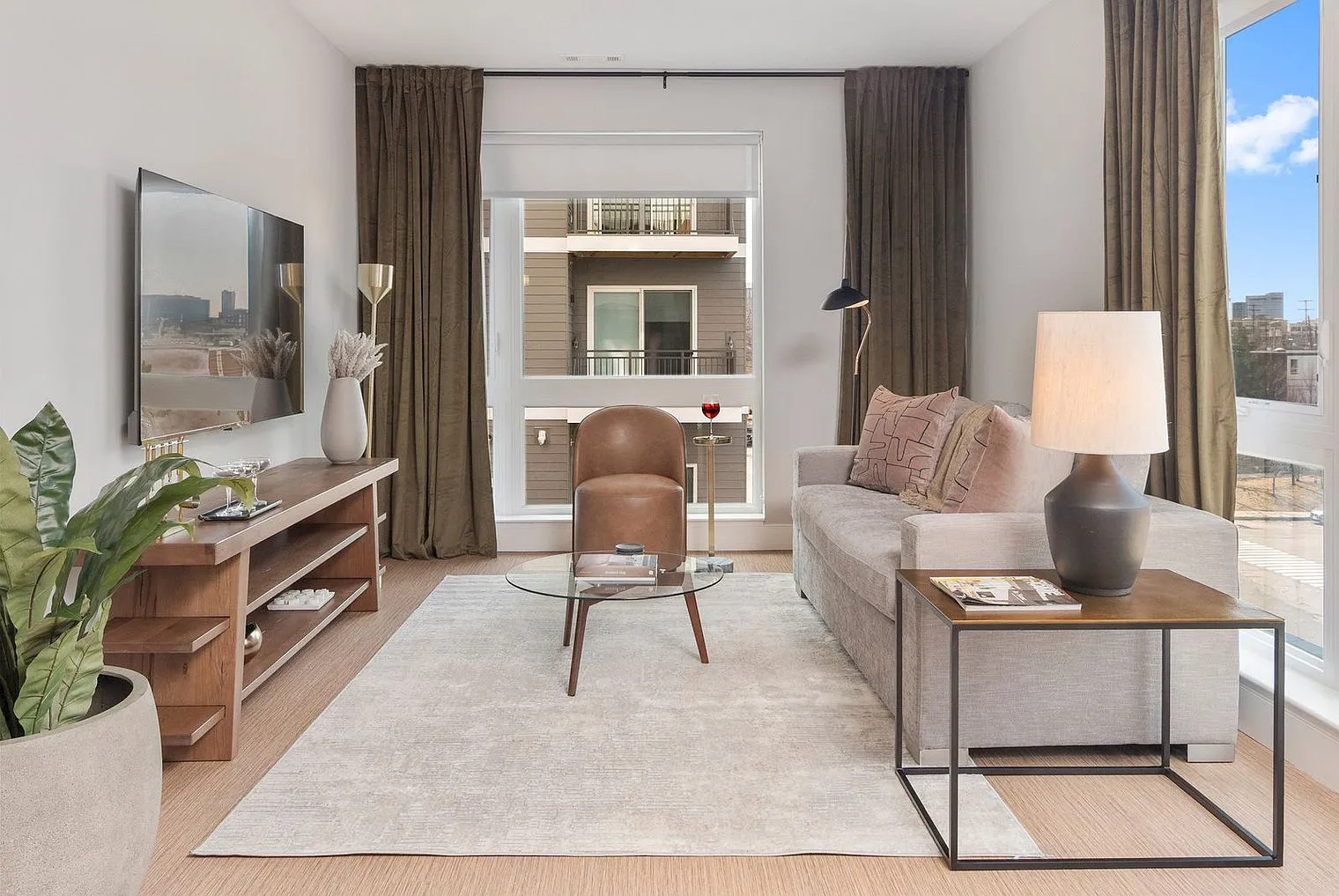 2 bed, 2.0 bath, 1001 sqft, $6,098 — Photo 1
