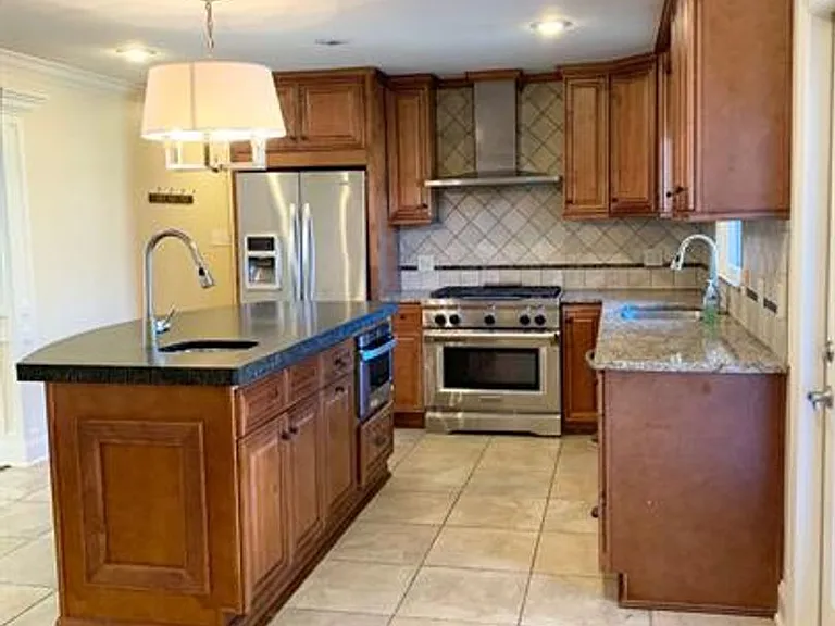 2822 Lafayette Rd SW — Photo 2