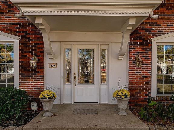 3rd image of 120 Deer Meadows Ct