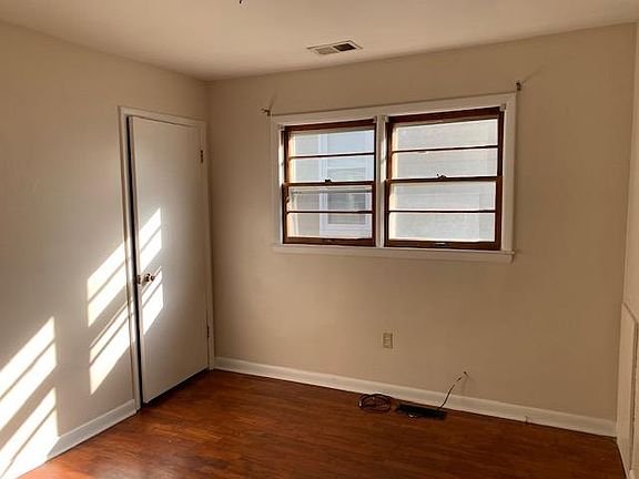 5th image of 211 W Todd St