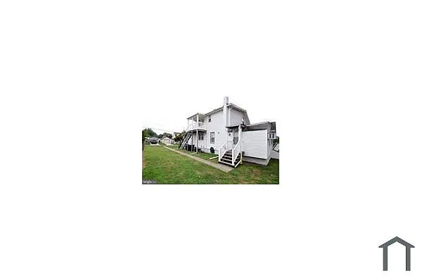 Building Photo - 29 8th Ave #B